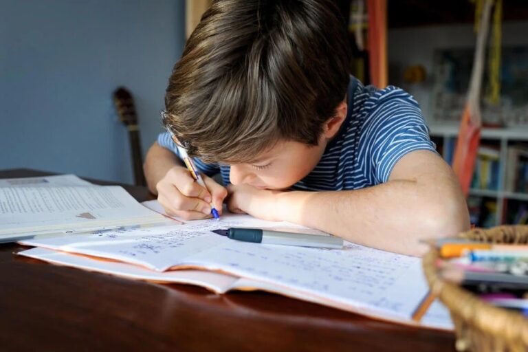 FAPA CANTABRIA EXIGE A LA CONSEJERÍA DE EDUCACIÓN QUE “AFRONTE CON VALENTÍA EL DEBATE DE LOS DEBERES ESCOLARES”