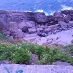 Coche caido acantilado Ostende (1)