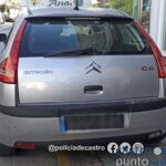 Coche ladrona abrazo cariñoso