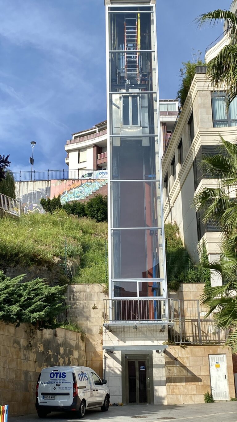 LA ALCALDESA DETALLA LA SITUACIÓN DEL ASCENSOR DE SANTA CATALINA, QUE LLEVA MÁS DE UN MES Y MEDIO FUERA DE SERVICIO POR AVERÍAS