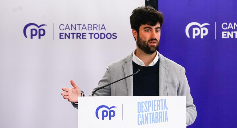 EL PP LAMENTA QUE EL EQUIPO DE GOBIERNO “VUELVA A DEJAR TIRADAS” A LAS FAMILIAS CASTREÑAS AL INICIO DEL CURSO Y PREGUNTA “POR QUÉ NI SIQUIERA SE HA INTENTADO PONER EN MARCHA EL CHEQUE ESCOLAR”