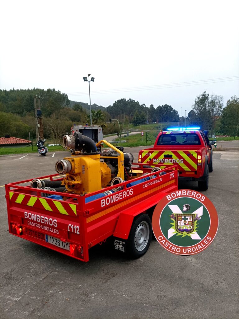 LOS BOMBEROS CASTREÑOS TRASLADADOS A VALENCIA TRABAJAN EN LABORES DE ACHIQUE Y RESCATE EN EL MUNICIPIO DE PAIPORTA, UNO DE LOS MÁS DEVASTADOS POR LA DANA