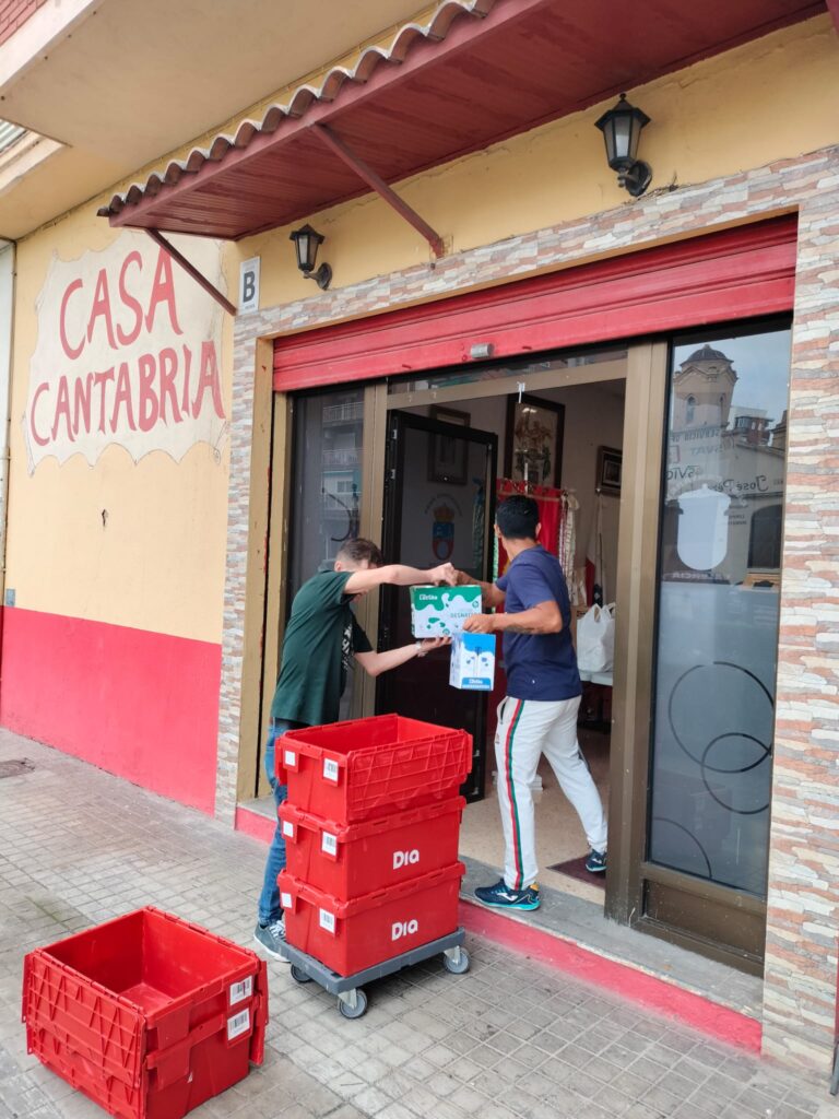 EL PRESIDENTE DE LA PEÑA RACINGUISTA EN VALENCIA LAMENTA QUE «LOS ALMACENES DE COMIDA ESTÁN LLENOS PORQUE NO ESTÁ LLEGANDO COMO DEBERÍA A LAS PERSONAS QUE SE ENCUENTRAN EN LAS ZONAS 0 DE LA TRAGEDIA»