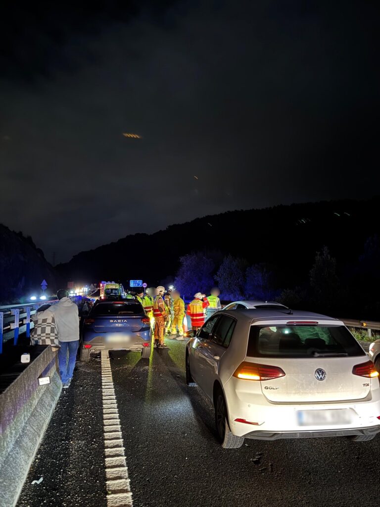 ACCIDENTE POR ALCANCE ENTRE CUATRO VEHÍCULOS ESTA TARDE EN EL VIADUCTO DE ONTÓN