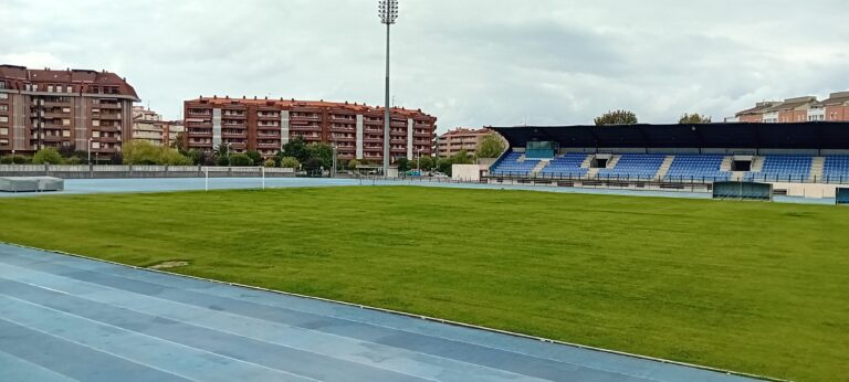 EL AYUNTAMIENTO DE CASTRO URDIALES SOLICITA A LA CONSEJERÍA DE DEPORTES DEL GOBIERNO DE CANTABRIA COLABORACIÓN EN LA REPARACIÓN Y HOMOLOGACIÓN DE LAS PISTAS DE RIOMAR