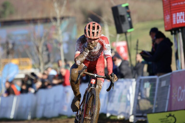 LA CICLISTA CASTREÑA MARTA BETI SE PROCLAMA CAMPEONA DE ESPAÑA DE CICLOCROSS SUB 23