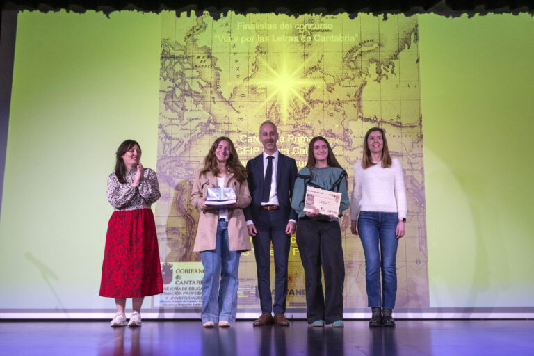 EL COLEGIO SANTA CATALINA DE CASTRO URDIALES RECOGE EL PREMIO DE GANADOR DEL CONCURSO ‘VIAJE POR LAS LETRAS DE CANTABRIA’