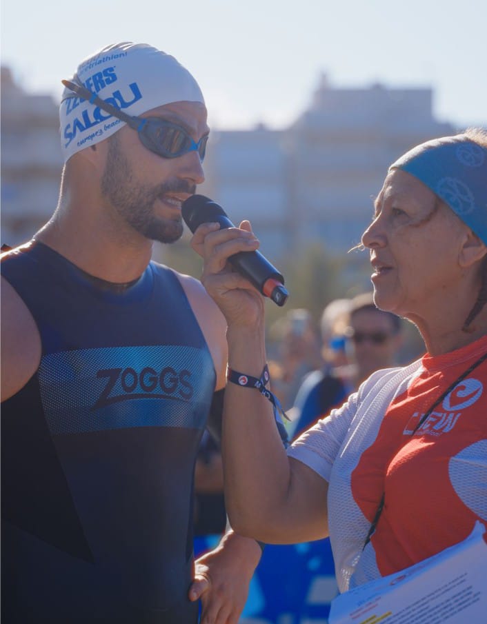 ALBERTO LORENTE, UN EXPERTO NADADOR BARCELONÉS, HA DETALLADO EN CASTRO PUNTO RADIO EL PROYECTO “ABRACEMOS EL MAR” QUE PASARÁ POR CASTRO URDIALES EL MIÉRCOLES 23 DE ABRIL