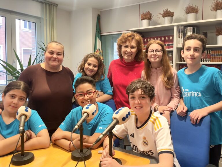 ALUMNOS DE 6º DE PRIMARIA DEL MIGUEL HERNÁNDEZ OBTIENEN EL PREMIO DE CIENTÍFICOS JUNIOR EN LA MODALIDAD DE CIENCIAS EXPERIMENTALES CON SU PROYECTO “PROGRAMANDO LA MICRO:BIT PARA SALVAR LA FAUNA MARINA”