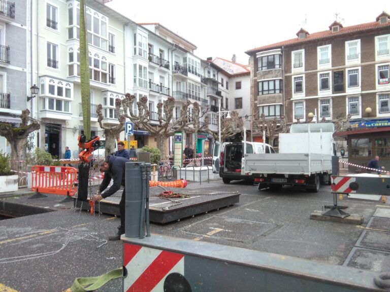EL GOBIERNO INICIA LOS TRABAJOS EN LA ESTACIÓN DE BOMBEO LA PLAZUELA DE CASTRO URDIALES QUE MEJORARÁN LAS TAREAS DE MANTENIMIENTO Y LIMPIEZA DE ESTA INSTALACIÓN