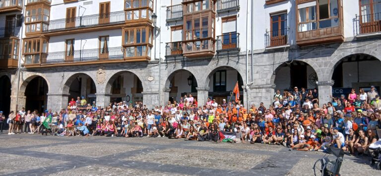 ÉXITO DE PARTICIPACIÓN EN LA VI RUTA SOLIDARIA CON LA INFANCIA SAHARAUI EN CASTRO URDIALES
