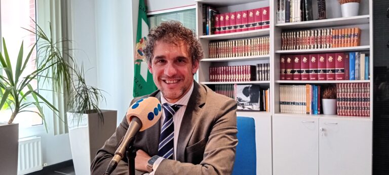 EL DIRECTOR DE EXPANSIÓN DE CAJA RURAL ASTURIAS SEÑALA EN CASTRO PUNTO RADIO QUE LA ENTIDAD HA LLEGADO A CASTRO URDIALES PARA “FORMAR PARTE DE SU VIDA Y PARTICIPAR EN TODO LO QUE PODAMOS”