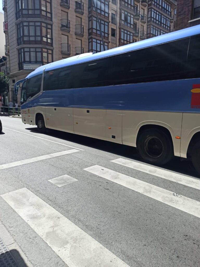 CASTRO VERDE PRESENTA ALEGACIONES AL ANTEPROYECTO DE LA LÍNEA DE AUTOBÚS CASTRO-BILBAO RECLAMANDO «UNA REVISIÓN PROFUNDA PARA ADAPTARLO A LAS NECESIDADES ACTUALES»