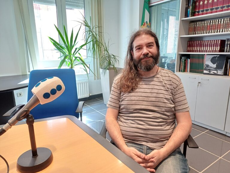 REPASAMOS LA OFERTA EDUCATIVA DEL IES ATAÚLFO ARGENTA CON SU DIRECTOR, MANUEL NOGUEROL, COINCIDIENDO CON LA APERTURA DE PLAZO DE PREMATRÍCULA PARA CICLOS Y FP