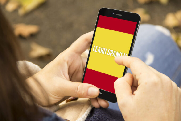 ¿QUÉ DESCARGAN LOS ESPAÑOLES? LAS CATEGORÍAS MÁS POPULARES DE APLICACIONES MÓVILES Y LAS NUEVAS TENDENCIAS
