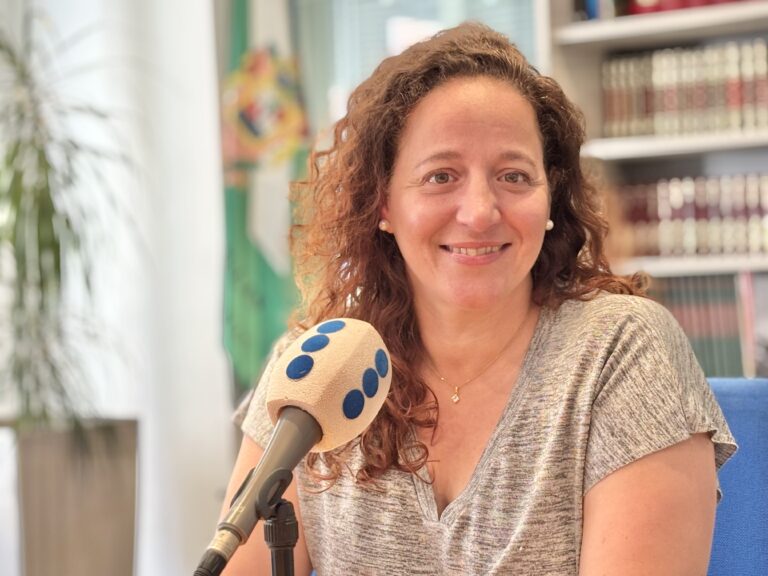 CARLA URABAYEN TIENE CLARO QUE «LA ALCALDESA NO VA A PEDIR EL INFORME AL INGENIERO AGRÓNOMO MUNICIPAL SOBRE EL TRASLADO DE LOS ÁRBOLES DE LA BARRERA, YA QUE NO LE BENEFICIA»
