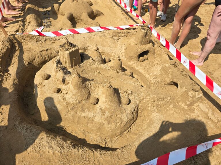 EL XI CONCURSO DE CASTILLOS DE ARENA DE LA PLAYA DE BRAZOMAR SE CELEBRARÁ EL LUNES 25 DE AGOSTO