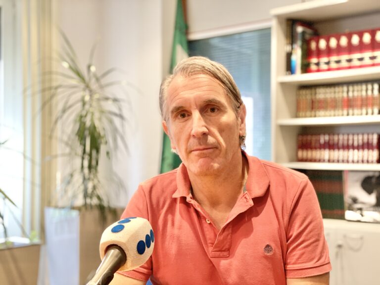 “NOS ALEGRAMOS QUE LA ALCALDESA HAYA RECTIFICADO EL PROYECTO DE LA BARRERA FRUTO DE LA PRESIÓN POPULAR”, DICE EL CONCEJAL DE CASTRO VERDE, EDUARDO AMOR