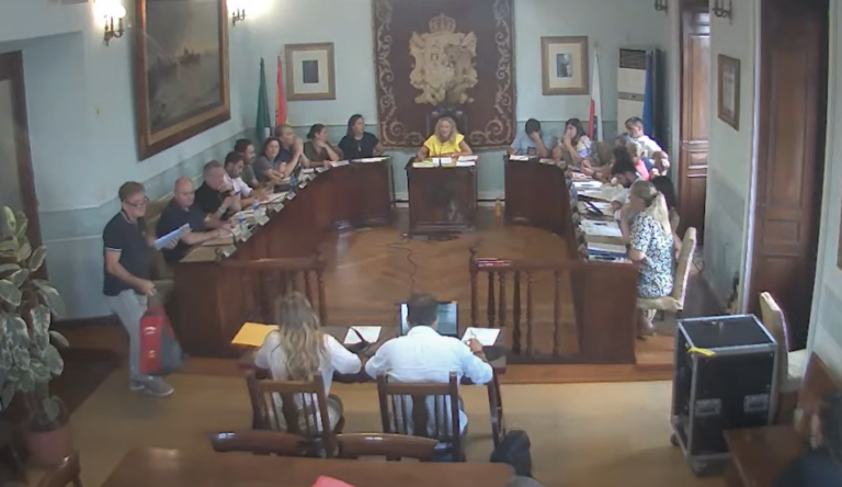 SE SUSPENDE EL PLENO DEL AYUNTAMIENTO DE CASTRO URDIALES POR HABERSE CONVOCADO FUERA DE PLAZO