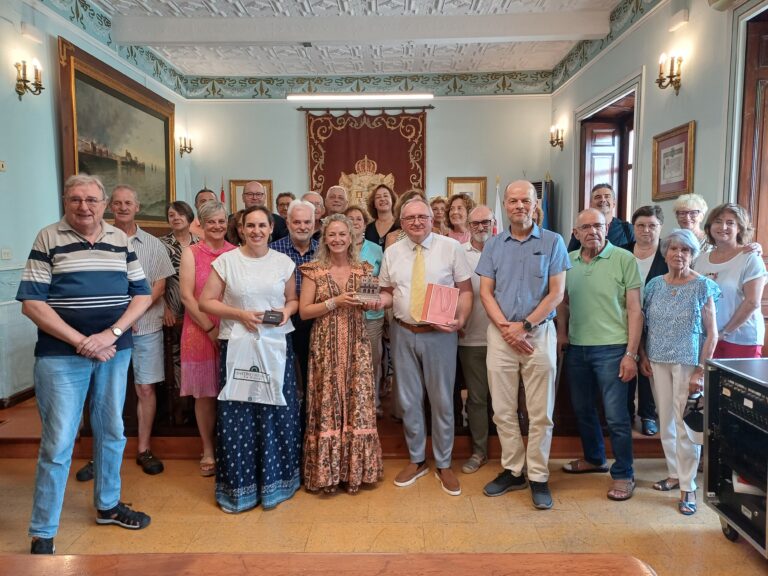 MÁS DE 40 AÑOS DE AMISTAD ENTRE LOS INTEGRANTES DE LA CORAL SANTA MARÍA Y LOS VECINOS DE LA CIUDAD ALEMANA DE KIRCHHEIM TECK QUE LOS ACOGIERON EN 1981 DURANTE UN TOUR DE CONCIERTOS 
