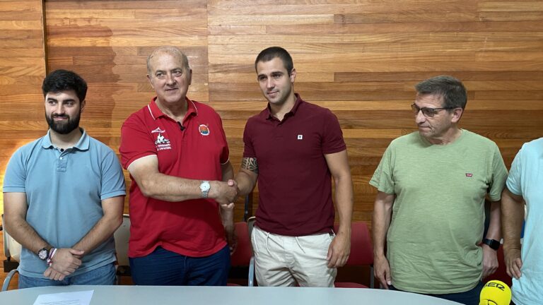 ARRANTZ VILLAR ZULUETA TOMA POSESIÓN COMO PRESIDENTE DE LA SOCIEDAD DEPORTIVA DE REMO CASTREÑA, TOMANDO EL RELEVO A FERNANDO RUIZ LLAVE