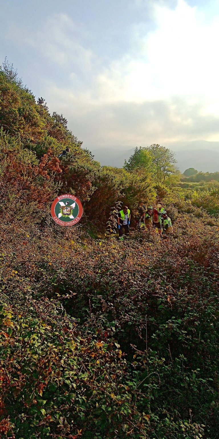 RESCATE DE UN CICLISTA HERIDO EN LAS MINAS DE MIOÑO Y TRASLADADO AL HOSPITAL