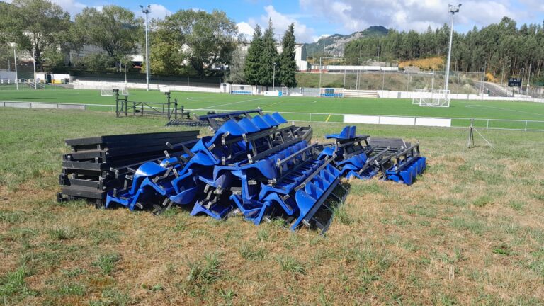 EN ESTOS DÍAS SE VA A INSTALAR UNA GRADA SUPLETORIA EN EL CAMPO DE FÚTBOL DE VALLEGÓN CON CAPACIDAD PARA MÁS DE 110 ASIENTOS