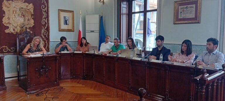 EL PLENO RECHAZA LA MOCIÓN DEL PP PARA PARALIZAR EL PROYECTO DE REFORMA DE LA BARRERA, AUNQUE LA ALCALDESA REITERA QUE NO SE TOCARÁN LOS ÁRBOLES Y SE MANTENDRÁN LOS BANCOS Y LAS FAROLAS EXISTENTES