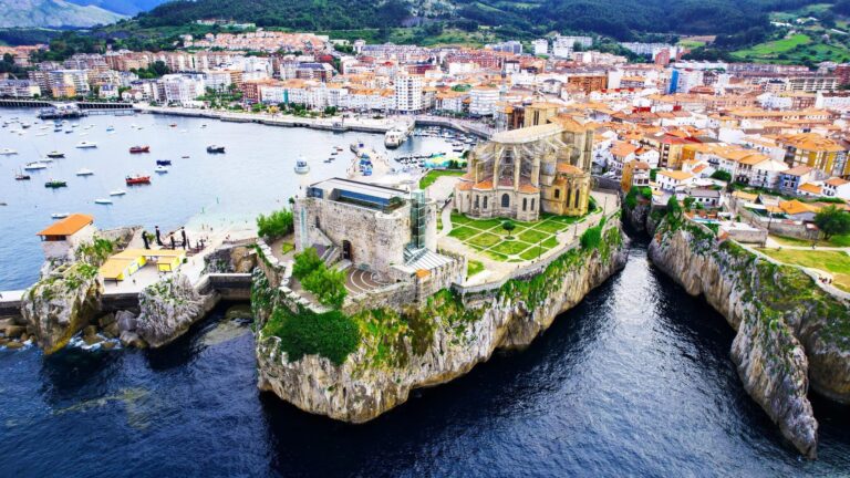LA OPOSICIÓN UNE FUERZAS PARA EXIGIR UN NUEVO PLAN GENERAL DE ORDENACIÓN URBANA EN CASTRO URDIALES