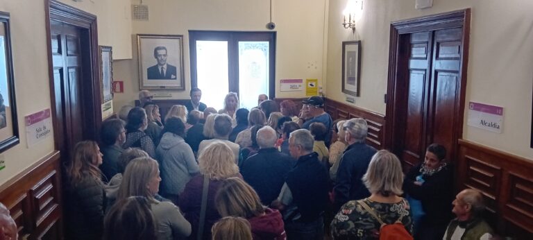 LA ALCALDESA APOYA LAS REIVINDICACIONES EN CUANTO AL TRANSPORTE CON LOS HOSPITALES, PERO «LAS MOVILIZACIONES HAY QUE HACERLAS DONDE HAY COMPETENCIAS Y NO ES EN EL AYUNTAMIENTO, SI NO EN LA CONSEJERÍA DE FOMENTO» LA ALCALDESA APOYA LAS REIVINDICACIONES EN CUANTO AL TRANSPORTE CON LOS HOSPITALES, PERO «LAS MOVILIZACIONES HAY QUE HACERLAS DONDE HAY COMPETENCIAS Y NO ES EN EL AYUNTAMIENTO, SI NO EN LA CONSEJERÍA DE FOMENTO»