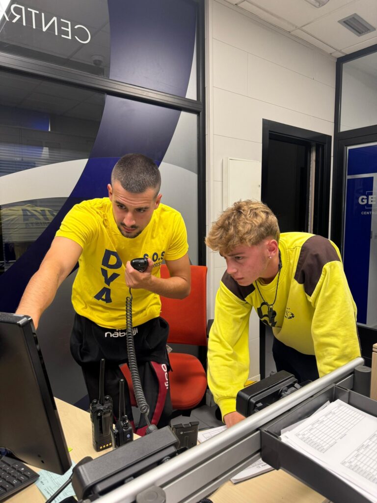 LA DYA SUMA ALREDEDOR DE 2.000 SOCIOS PROTECTORES «QUE AYUDAN A MANTENER EL SERVICIO CON SUS APORTACIONES Y CUYO APOYO ES UNA INYECCIÓN DE MORAL QUE NOS ANIMA A SEGUIR ADELANTE» LA DYA SUMA ALREDEDOR DE 2.000 SOCIOS PROTECTORES «QUE AYUDAN A MANTENER EL SERVICIO CON SUS APORTACIONES Y CUYO APOYO ES UNA INYECCIÓN DE MORAL QUE NOS ANIMA A SEGUIR ADELANTE»