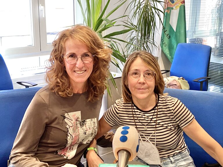 HABLAMOS CON LAS ENFERMERAS QUE DIRIGEN LOS GRUPOS PARA DEJAR DE FUMAR EN EL CENTRO DE SALUD LA BARRERA