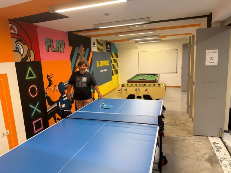 EL AYUNTAMIENTO DE CASTRO URDIALES ADQUIERE UN FUTBOLÍN, UNA MESA DE PING-PONG Y UN BILLAR PARA EL CENTRO JUVENIL EL CAMAROTE