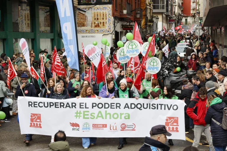 CASI UN MES DESPUÉS DE COMENZAR, CON HUELGAS, EL CURSO ESCOLAR, NO HA HABIDO AVANCE ALGUNO EN LAS NEGOCIACIONES ENTRE DOCENTES Y CONSEJERÍA DE EDUCACIÓN