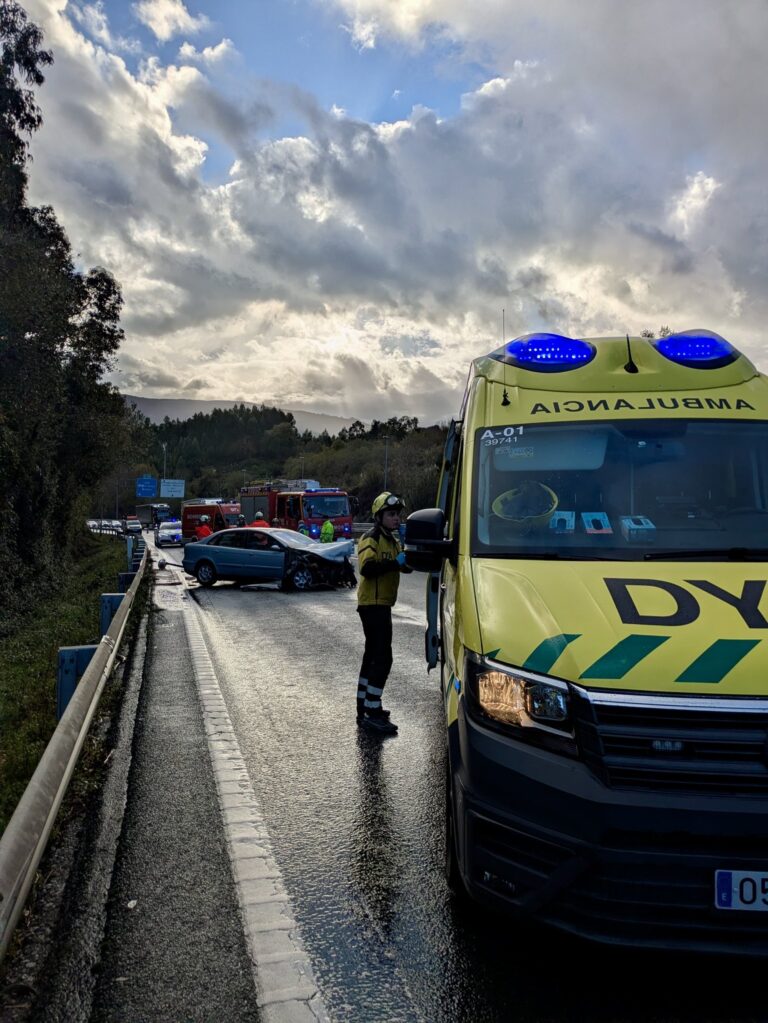ACCIDENTES DE TRÁFICO ESTE VIERNES EN LA A-8 EN UNA JORNADA DE TIEMPO MUY ADVERSO CON GRANIZO, LLUVIA Y AGUANIEVE