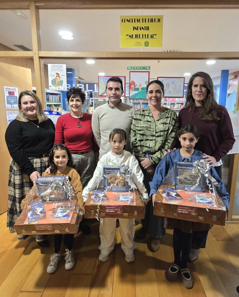 EL AYUNTAMIENTO DE CASTRO URDIALES HACE ENTREGA DE LOS PREMIOS DEL XI CONCURSO DE DIBUJO “MUJER RURAL 2025”