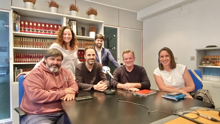 DEBATE DE CONCEJALES EN CASTRO PUNTO RADIO SOBRE EL TRANSPORTE EN AUTOBÚS A LOS HOSPITALES DE LAREDO Y VALDECILLA Y LAS REIVINDICACIONES DE LOS CIUDADANOS QUE OBLIGARON A SUSPENDER EL PLENO DEL AYUNTAMIENTO LA SEMANA PASADA