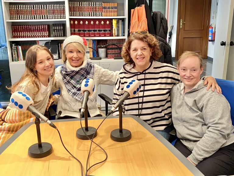 NOS VISITA UNA REPRESENTACIÓN DE LAS PREGONERAS DE SAN ANDRÉS, DEL TALLER DE LA JOTA DEL REGATEO