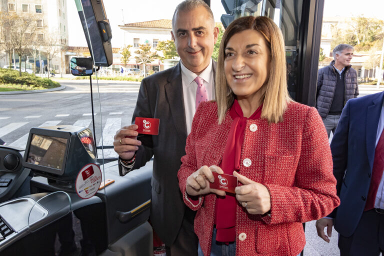 LA PRESIDENTA DE CANTABRIA ANUNCIA QUE EN LOS PRÓXIMOS DÍAS SALDRÁ A INFORMACIÓN PÚBLICA EL NUEVO MAPA CONCESIONAL DE RUTAS DE AUTOBÚS, «QUE MEJORARÁ LA CONEXIÓN DE CASTRO CON VALDECILLA Y LAREDO»