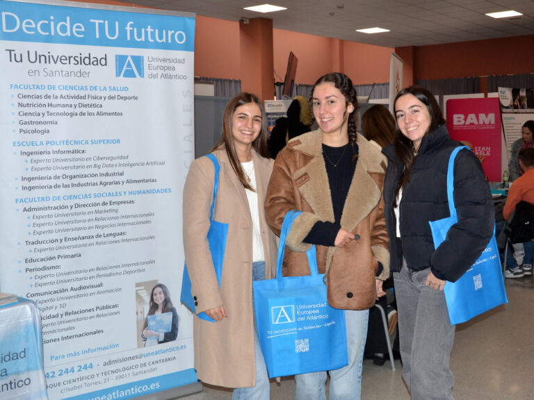 NUEVA EDICIÓN DE LA FERIA DE ORIENTACIÓN UNIVERSITARIA EN EL CENTRO SOMORROSTRO, «UN PUENTE HACIA EL FUTURO ACADÉMICO DE NUESTRO ALUMNADO»