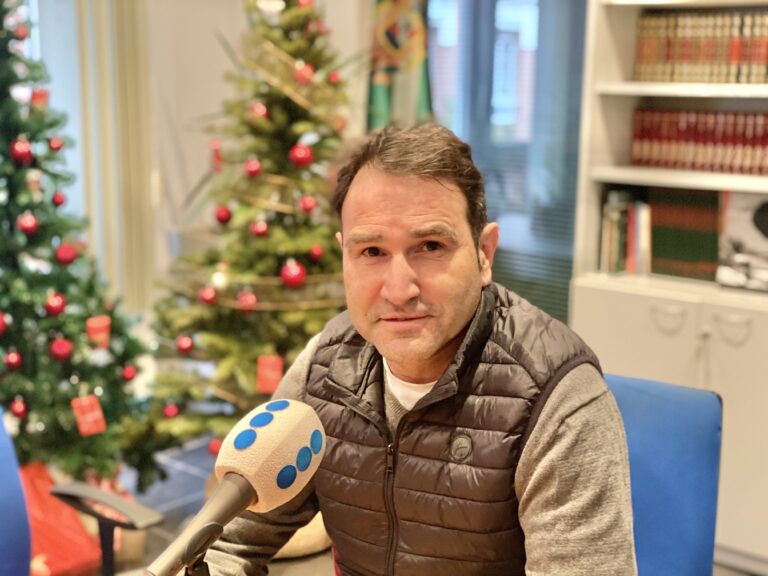 EL ALCALDE DE SÁMANO HACE BALANCE DE UN AÑO EN EL QUE «EL MAYOR ÉXITO DE LA JUNTA ES MANTENER LOS SERVICIOS QUE PRESTA A LOS CIUDADANOS» Y CONSEGUIR QUE «SEA UN PUEBLO BASTANTE VIVO»