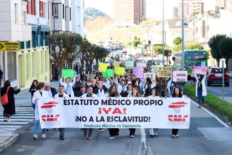 LA HUELGA DE MÉDICOS CONTRA EL ESTATUTO MARCO DEL MINISTERIO DEJA SIN REALIZAR EN CANTABRIA 459 OPERACIONES QUIRÚRGICAS, 3.644 PRUEBAS DIAGNÓSTICAS Y 32.962 CONSULTAS