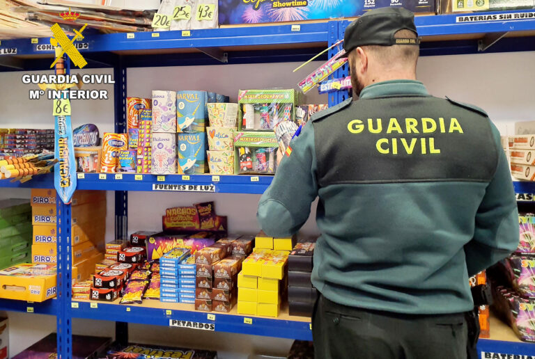 LA GUARDIA CIVIL INTENSIFICA LAS INSPECCIONES DE PIROTECNIA EN CANTABRIA PARA GARANTIZAR SU USO RESPONSABLE